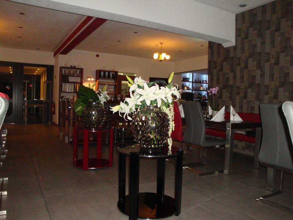 Hotel Zeitzeichen Pulheim Esterno foto